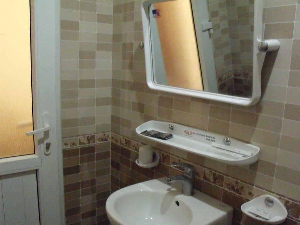 Thien Thanh Hotel Phong Nha Bagian luar foto